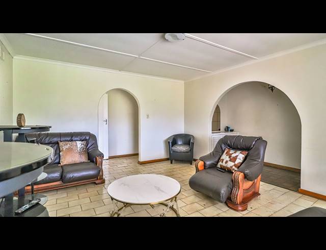 4 BEDROOM HOUSE FOR SALE IN CLARENDON